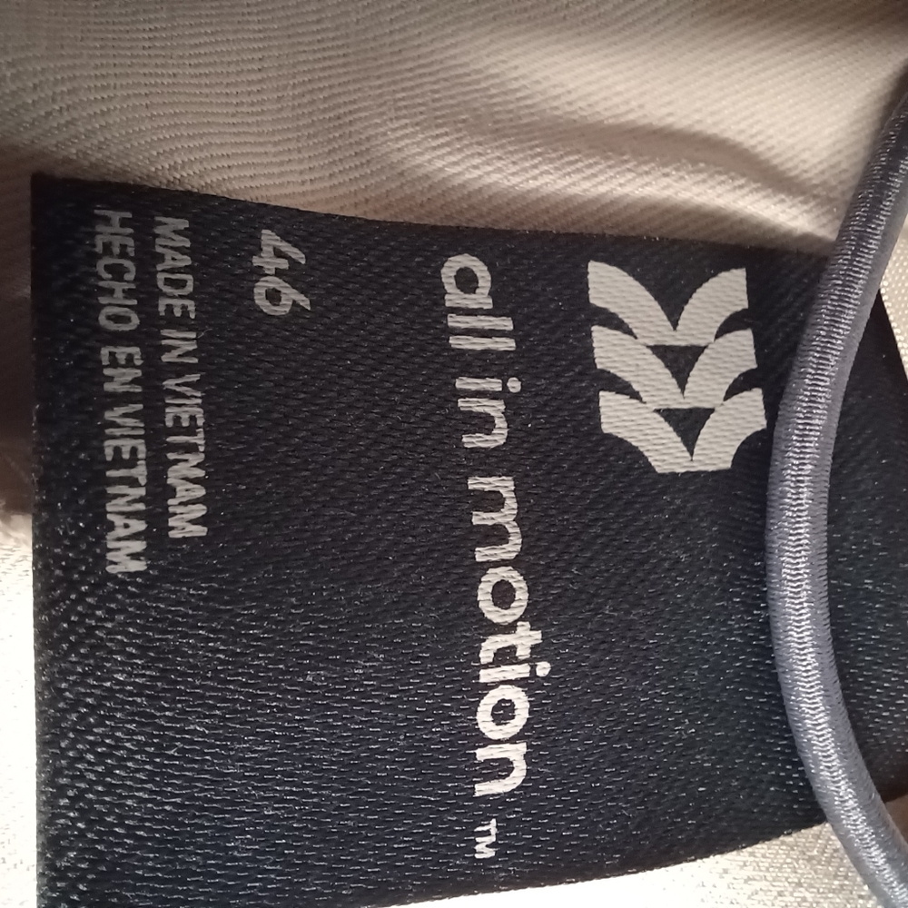 All in Motion Men Beige Cargo Shorts - Picture 2 of 12
